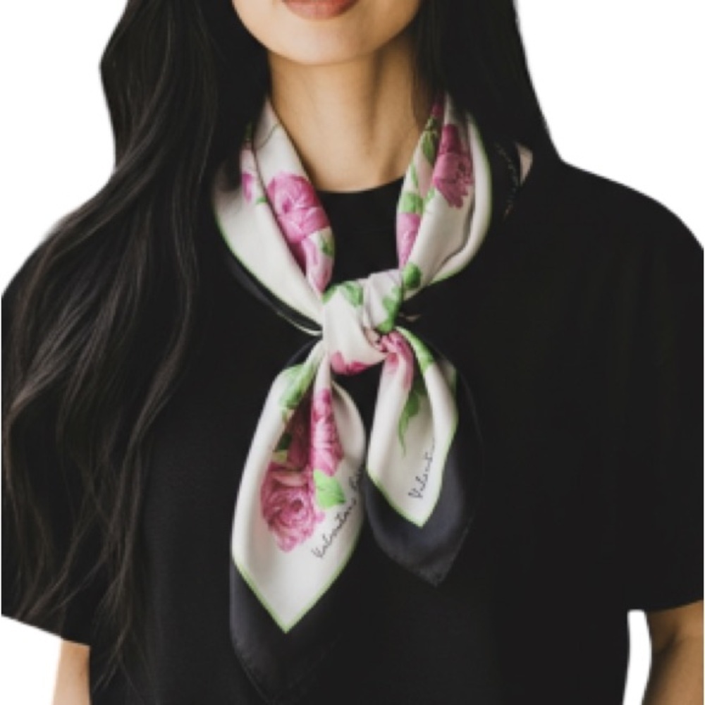 VINTAGE 80’s Valentina Fiore Pink Rose Pattern Print Square Scarf Black Frame